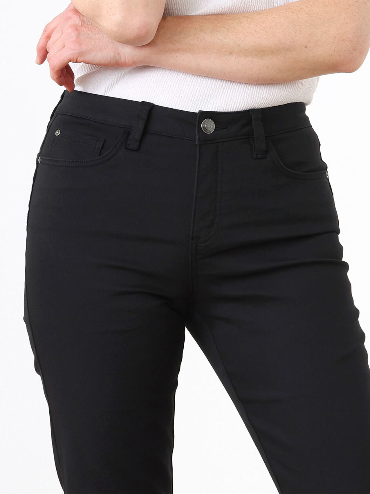 CLEO Lilly Slim Ankle Jeans