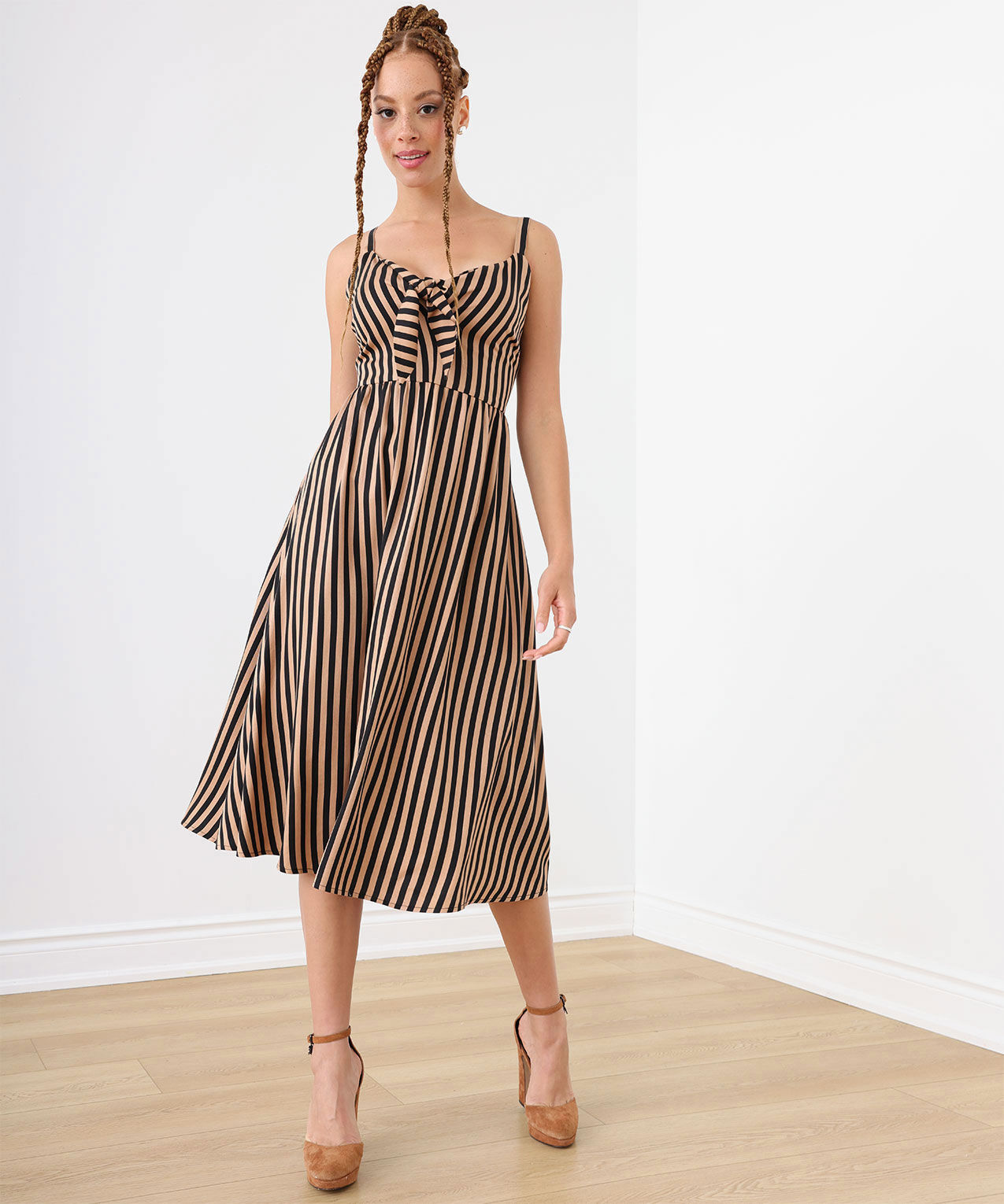 Knot front dress best sale midi