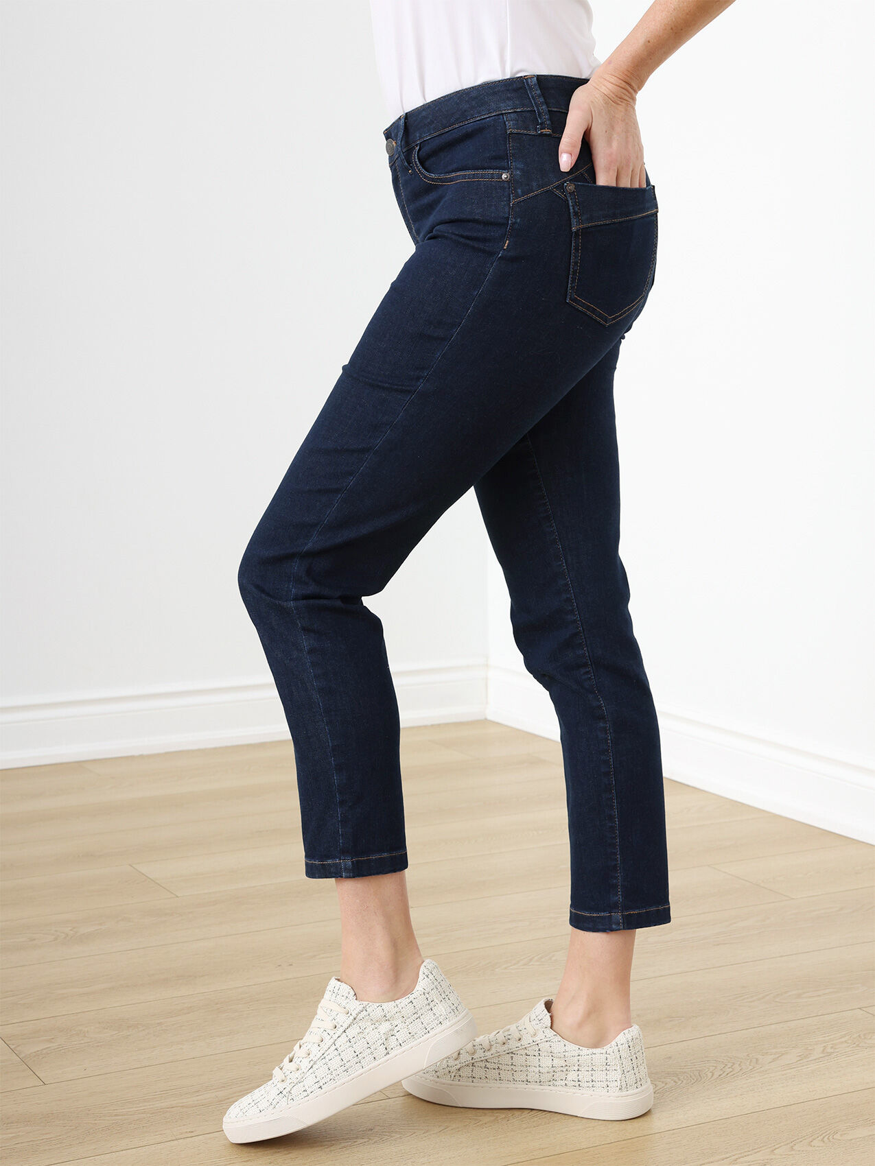 Lilly Slim Dark Ankle Jeans