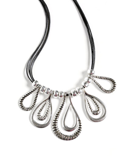 Silver Teardrop Short Necklace Image 1