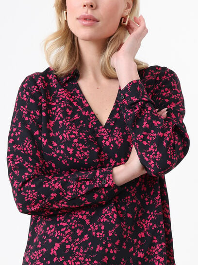 Petite Long Sleeve Collared Blouse in Crepe Fabric