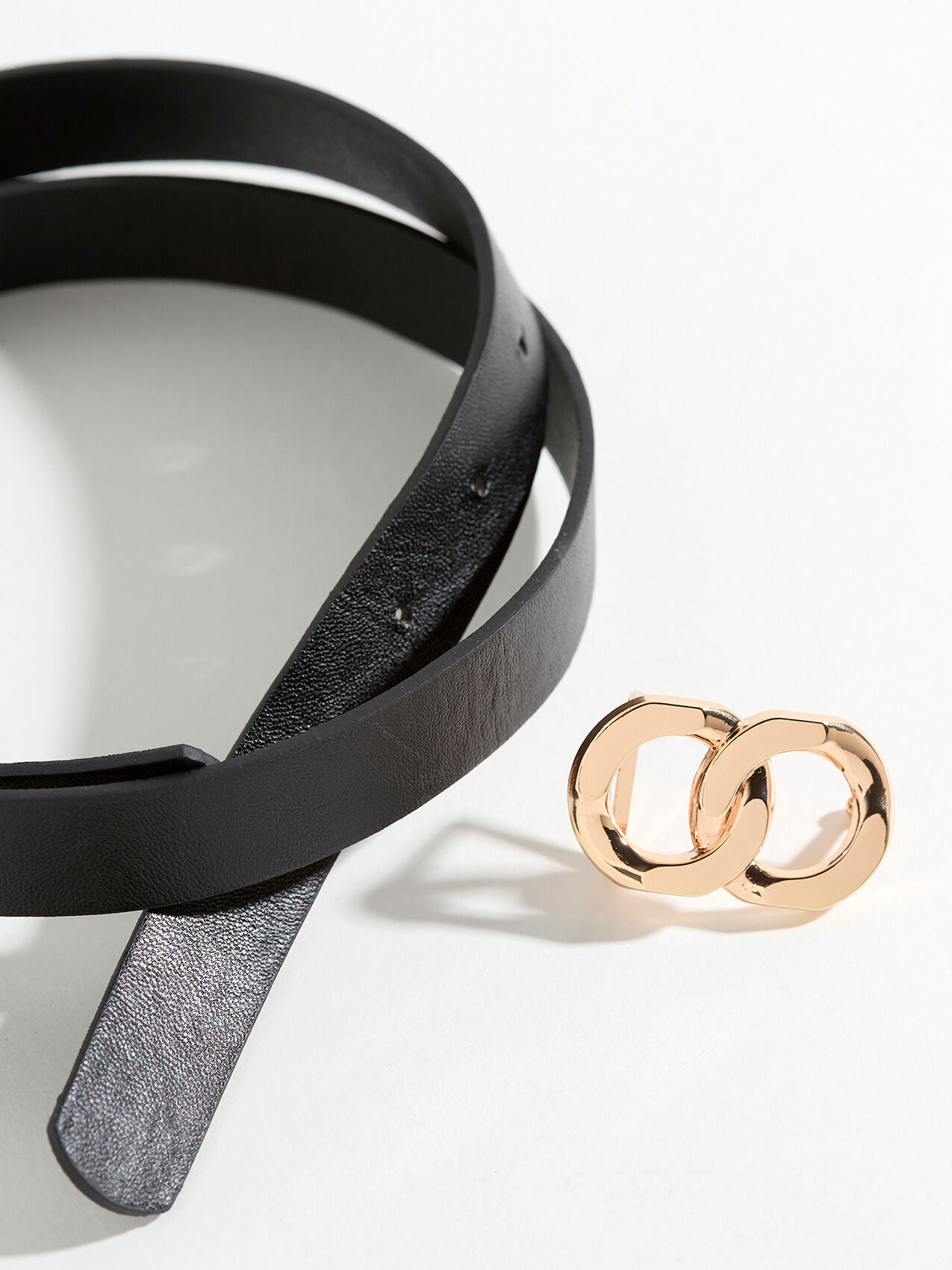 Belt with circle ring outlet