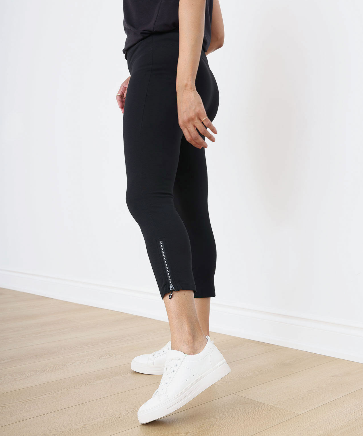 Low Impact Capri with Bling Zipper Leggings Cleo 4000007845