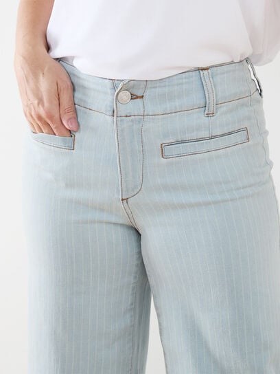 Haylie Petite Wide Leg Crop Jeans