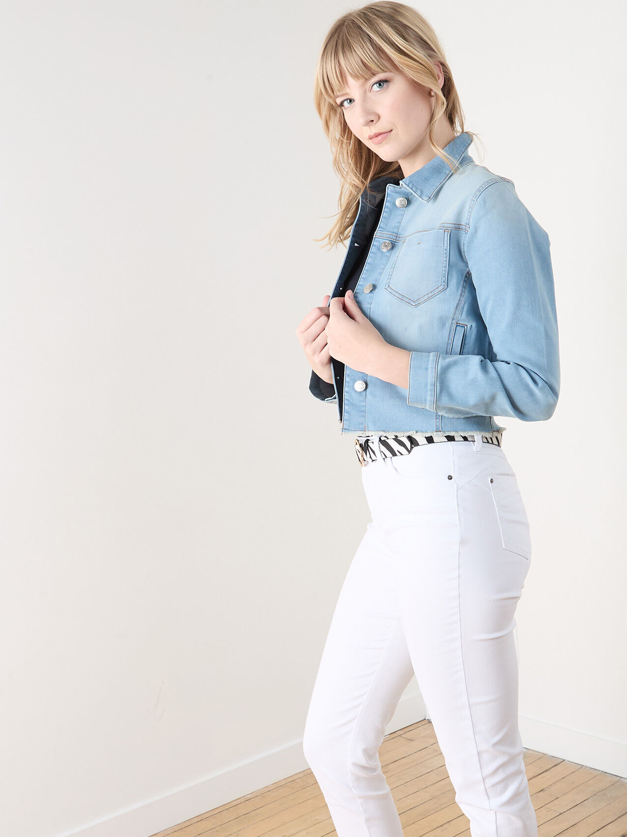 Light wash cropped denim jacket online