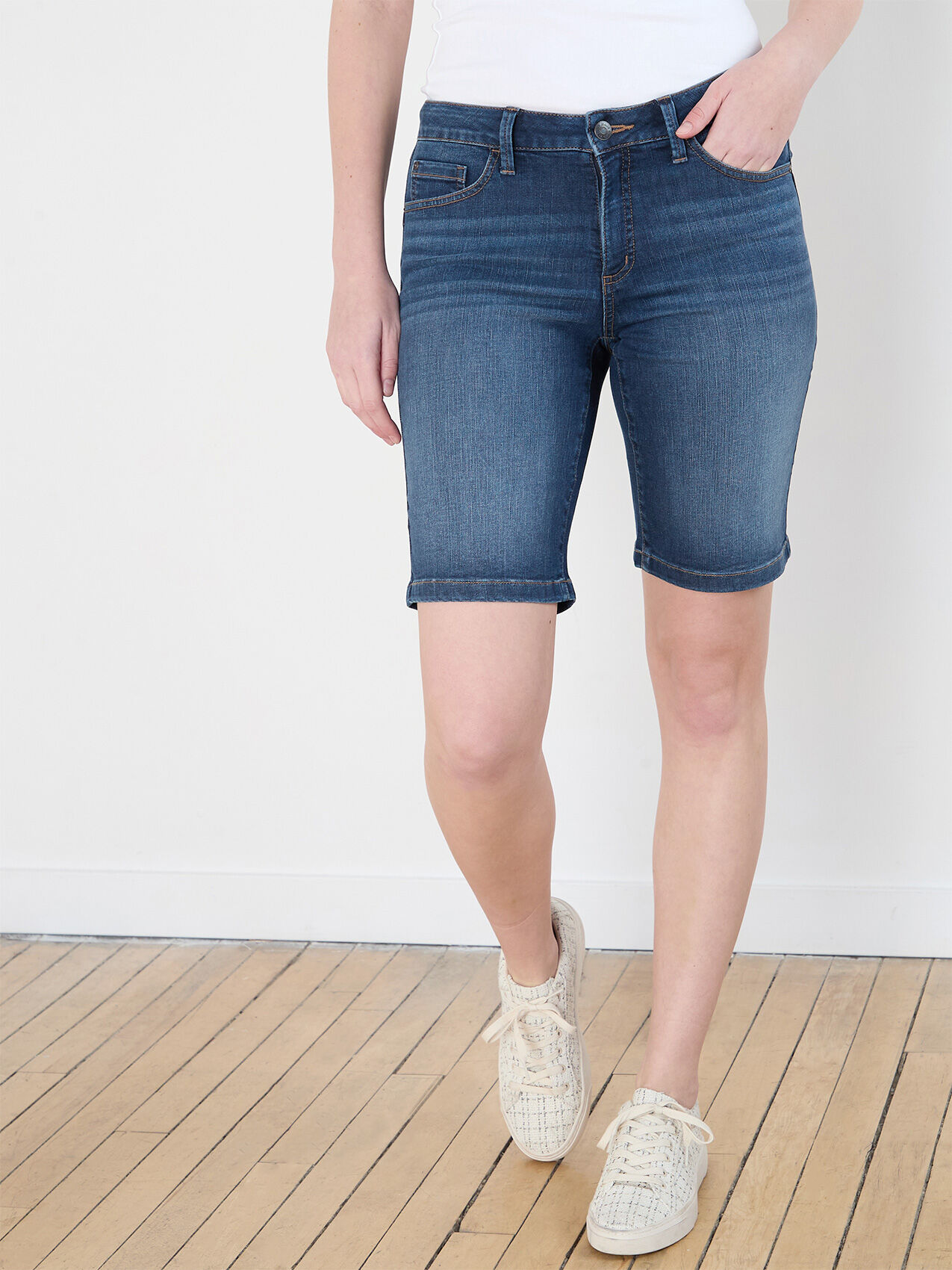 Jean shorts to the knee online