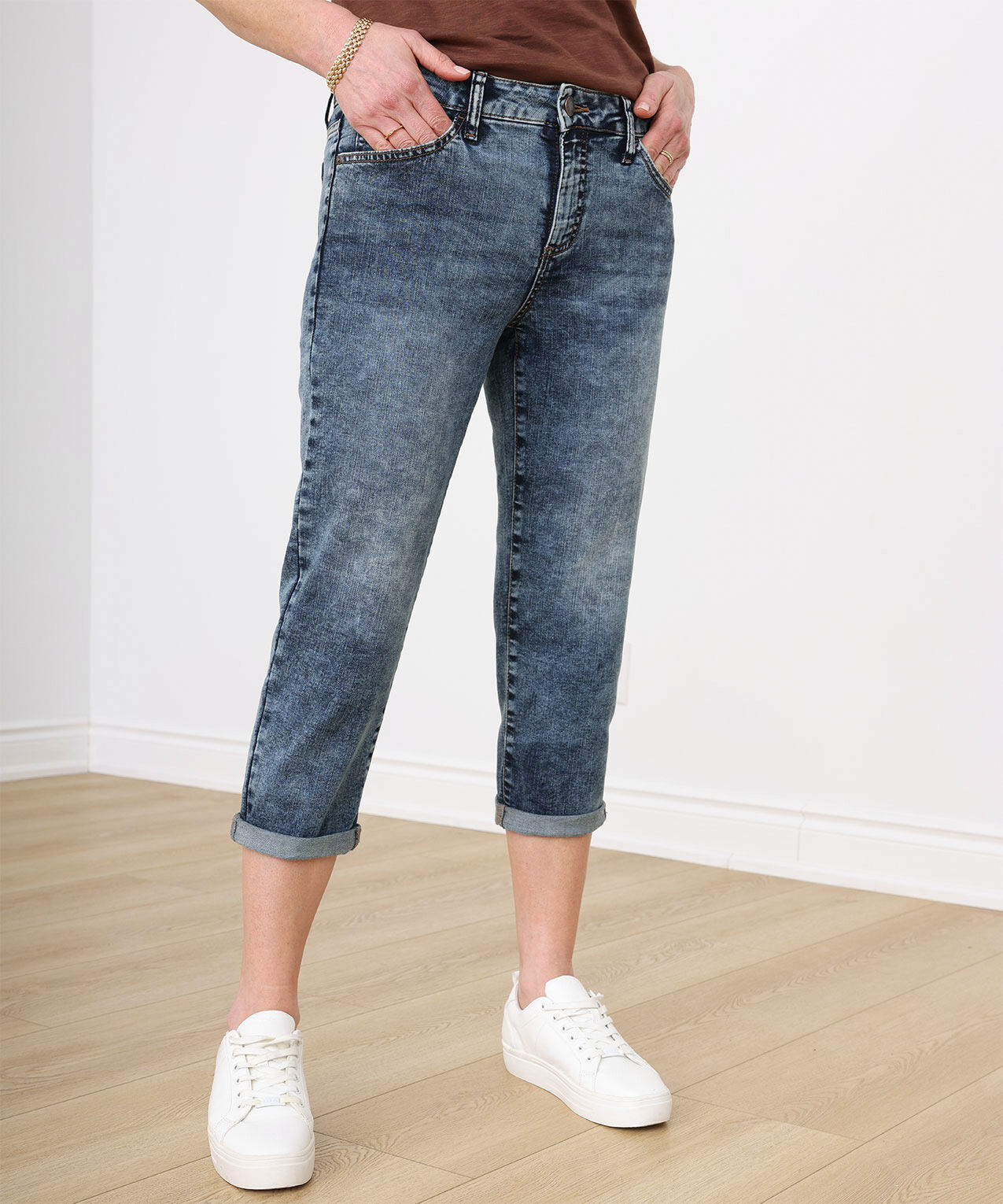 Low rise top jean capris