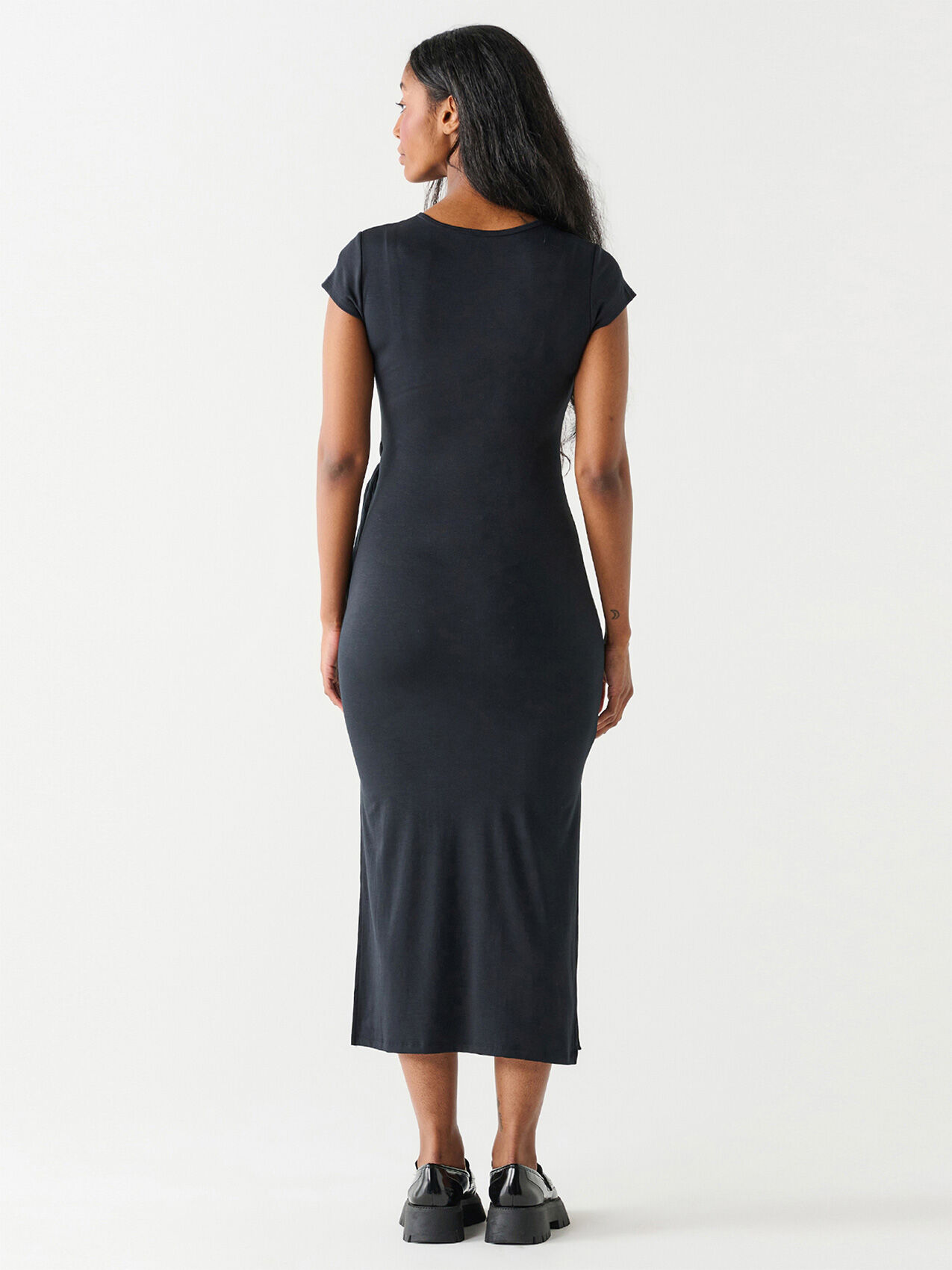 Short Sleeve Midi Dress with Knot Detail by Dex