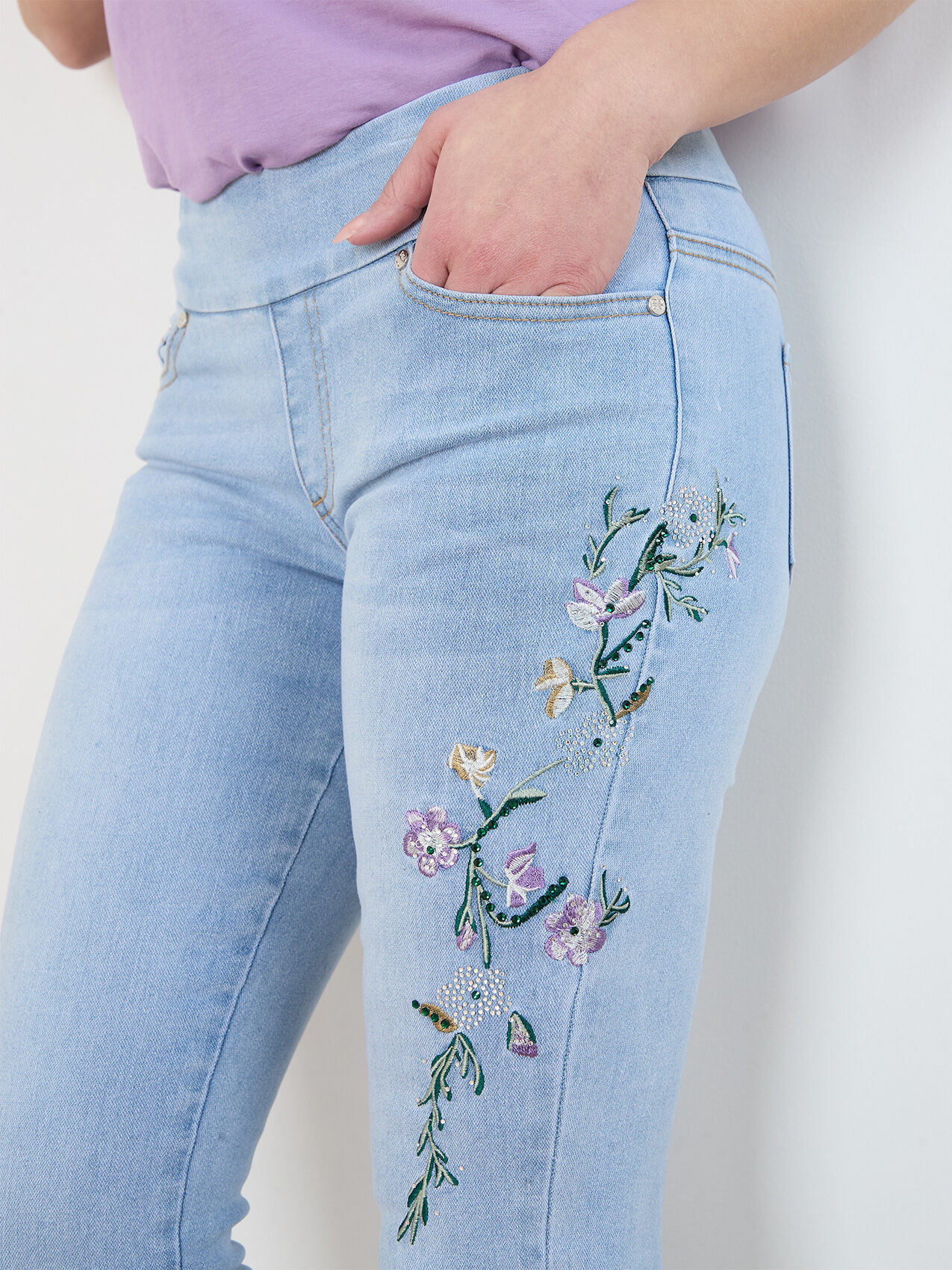 Embroidered floral jeans 2025