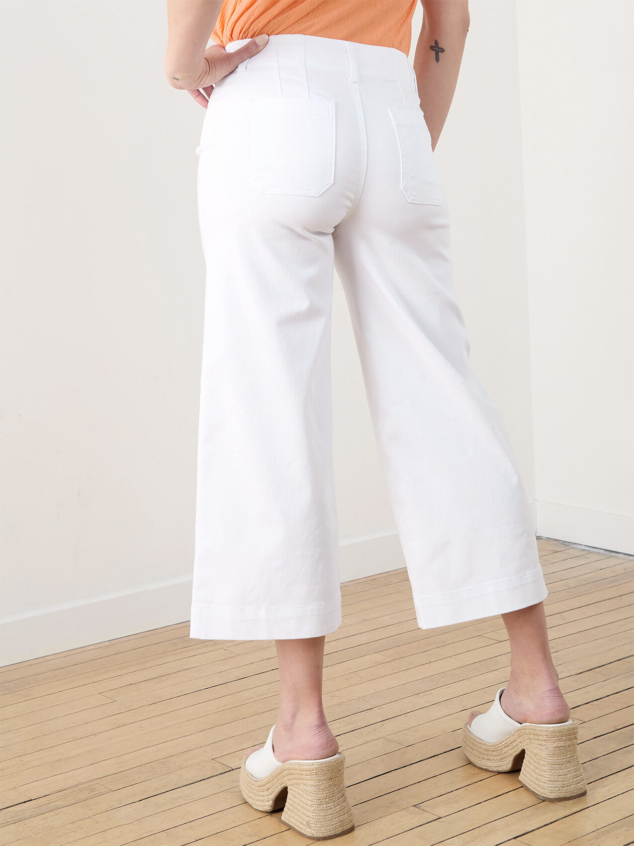 Haylie Wide Crop Jeans in White Cleo 4000009539