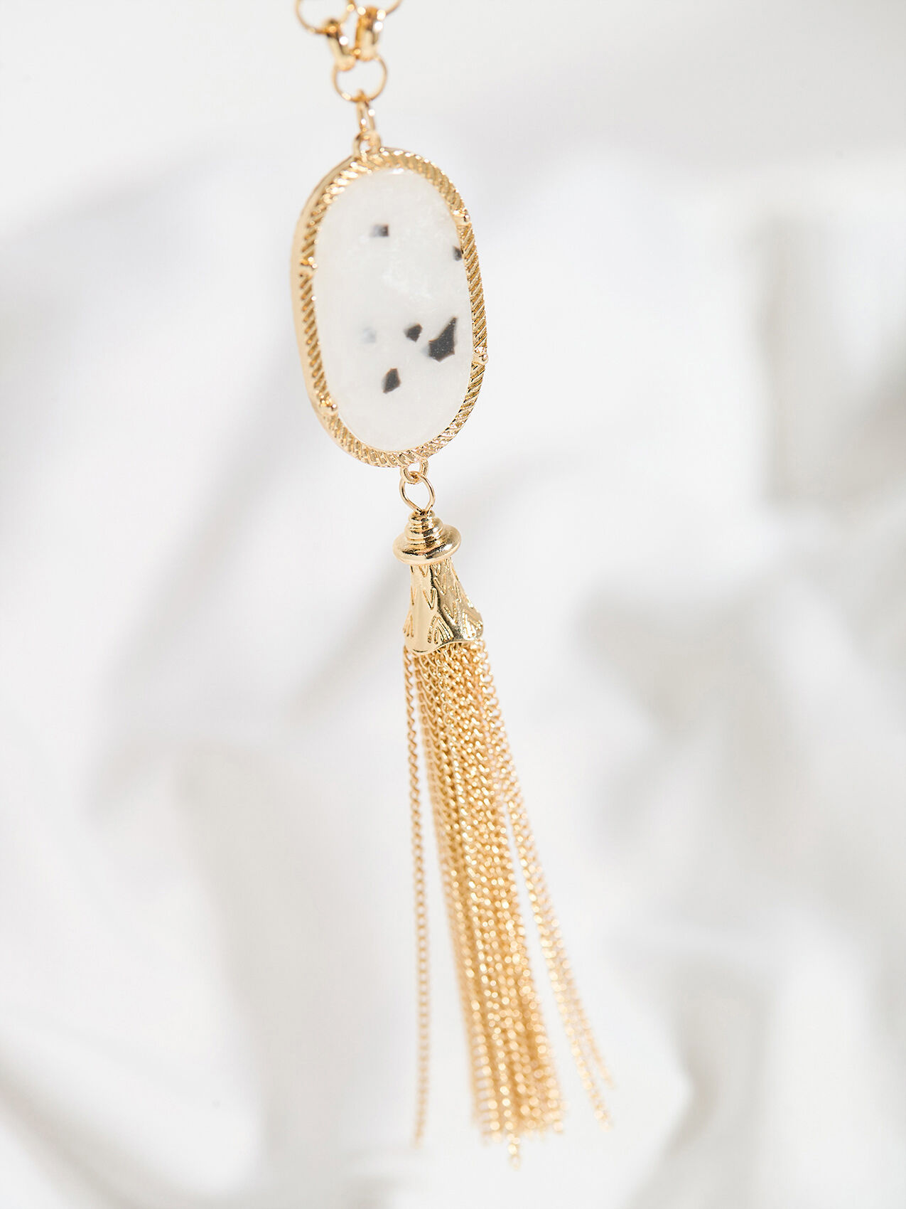 Gold tassel pendant 2025