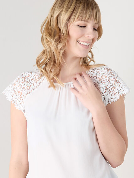 Short Lace Sleeve Top in Crepe Image 4
