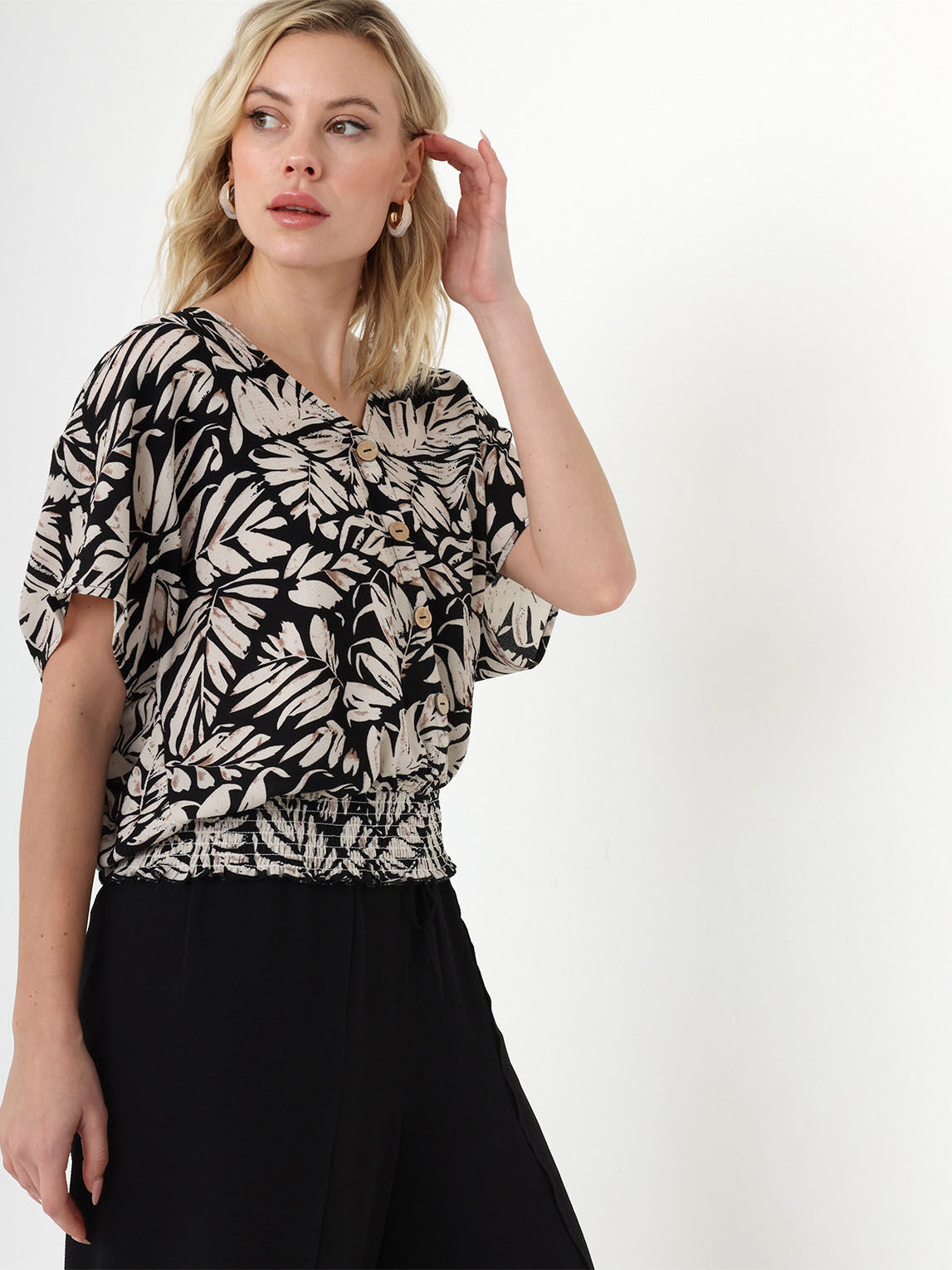 Petite Short Sleeve Crinkle Ruched Hem Top Cleo 4000009138