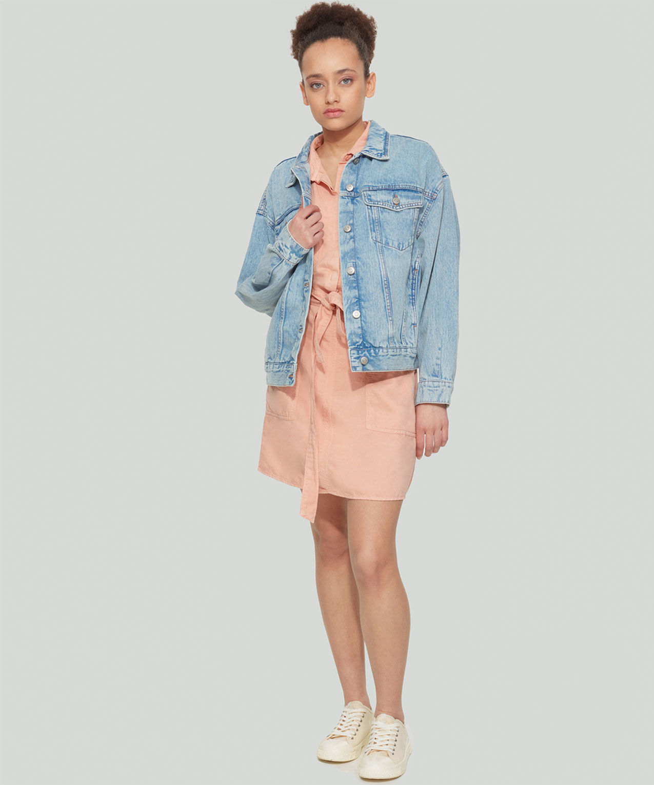 Dex Distressed Denim Jacket Cleo 4000008164
