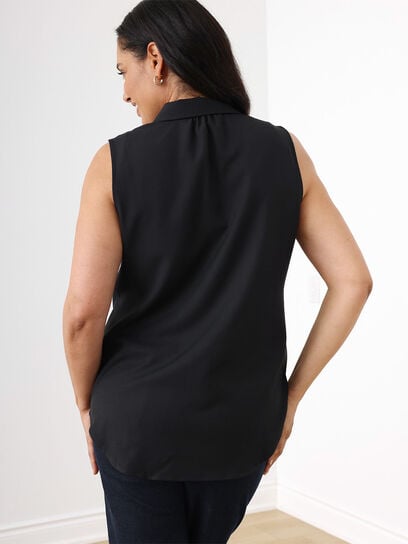 Sleeveless Collared Button Front Blouse in Black