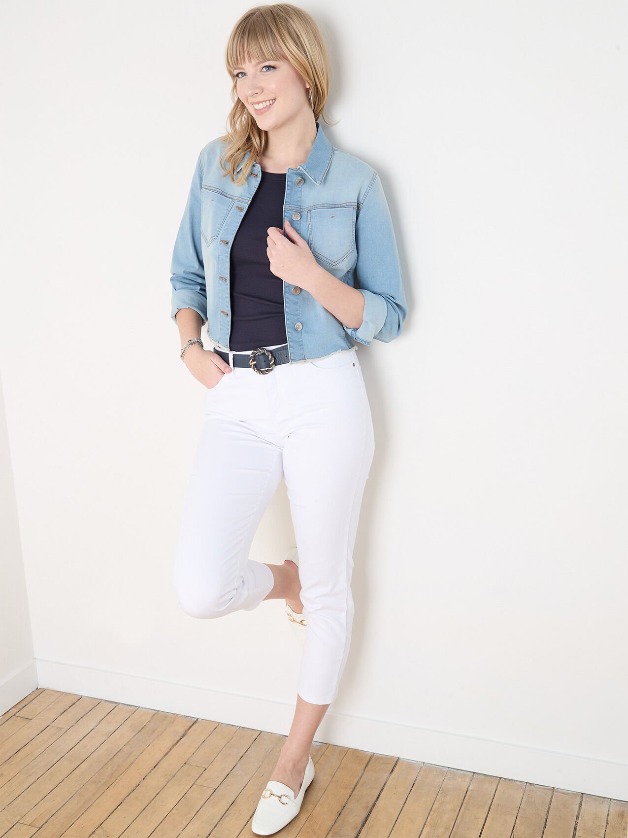 Light Wash Cropped Denim Jacket Cleo 4000009420