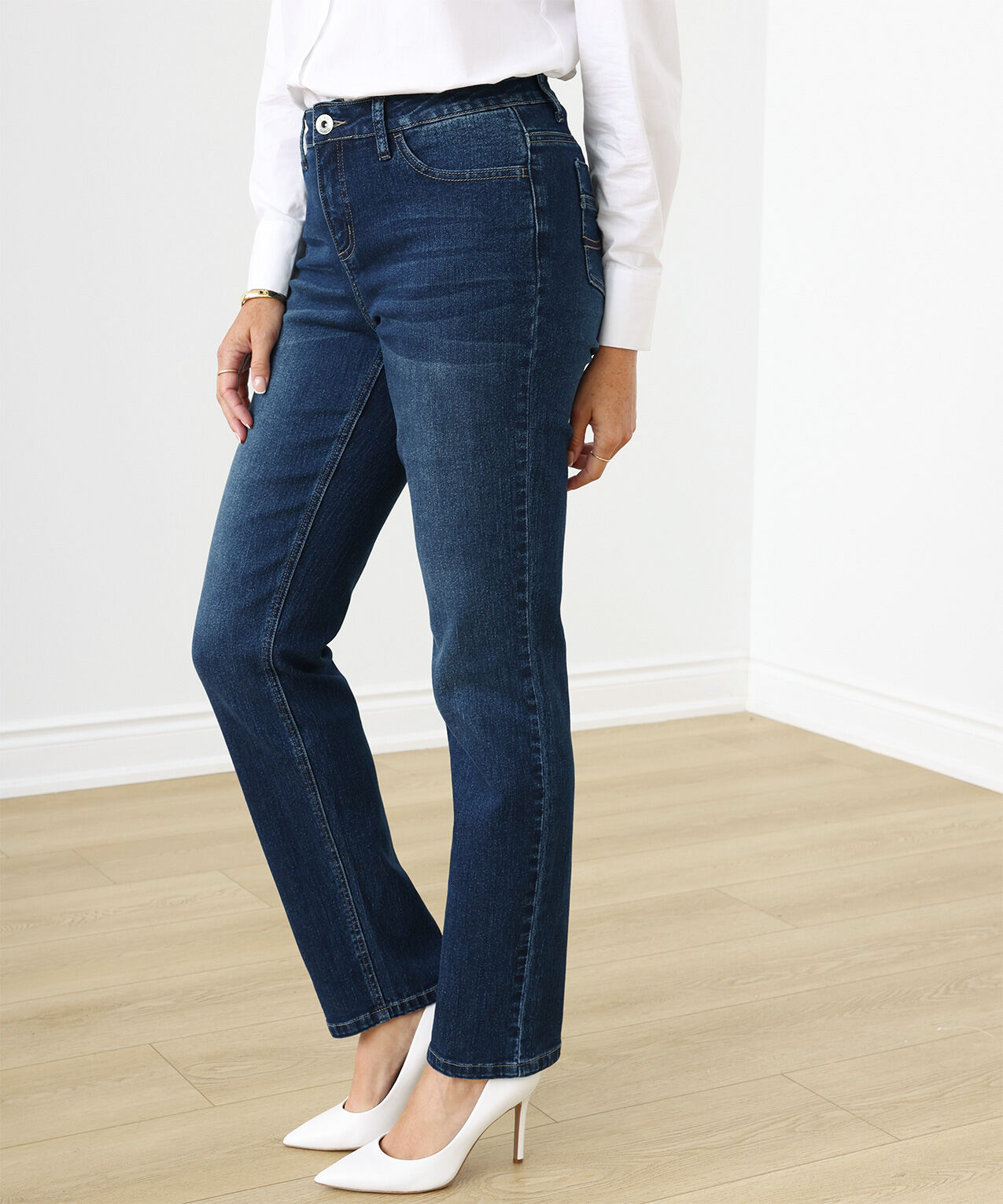 Curvy straight leg jeans discount