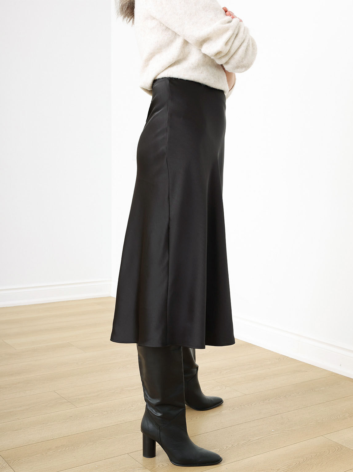 Black satin a line skirt with pockets 2025